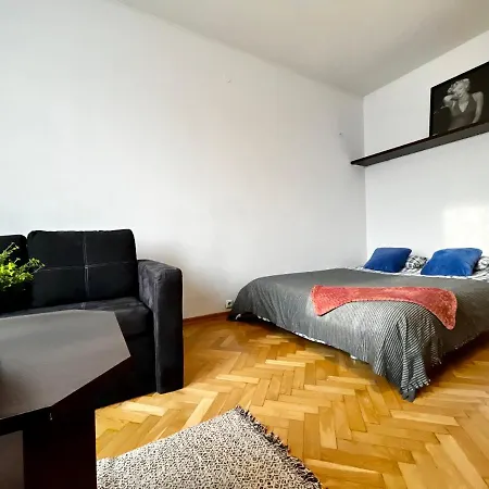 Old Town Apartment-2
